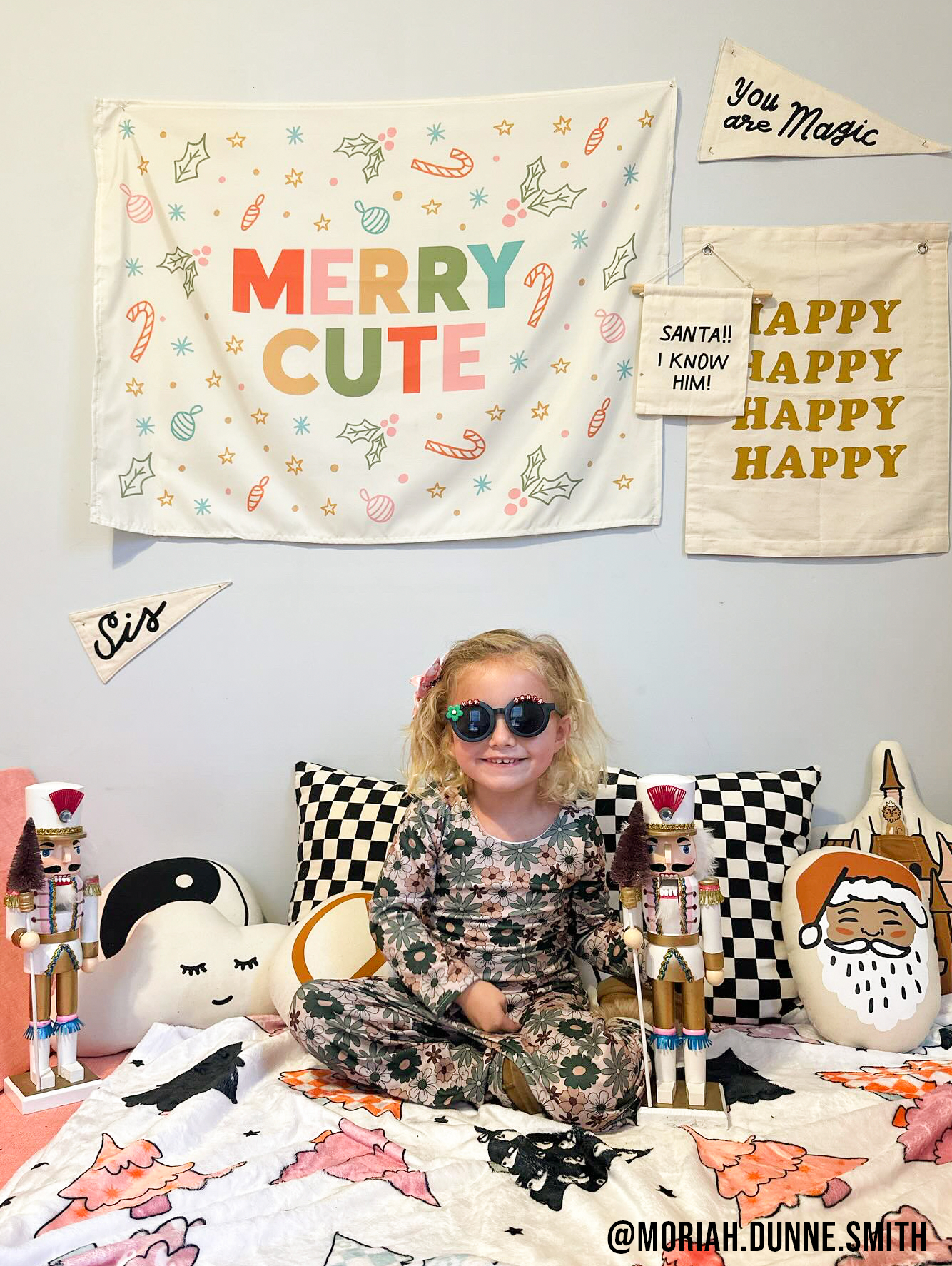 Merry Cute Banner - 36x26"