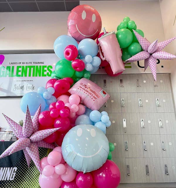 30 Inch Trendy Water Cup Balloon in Mint